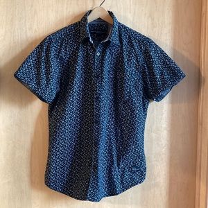 Truth. Substance Common Sense 100% Cotyon Navy Button-Down Top Men’s size L